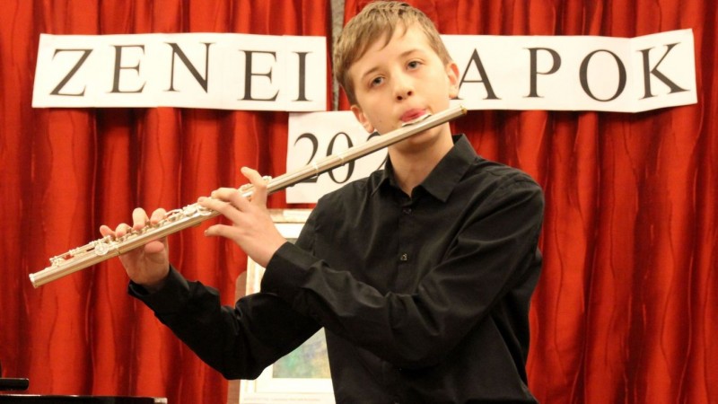Király Alex kiváló teljesítményével országos fuvolaversenyen ért el második helyezést és egy különdíjat  Fotó: Szijártó János / Napló