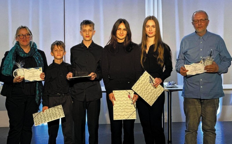 Két arannyal fejezte be a megmérettetést a Tapolcai Járdányi Pál Zeneiskola-AMI két kamaracsoportja Forrás: Király Lajos