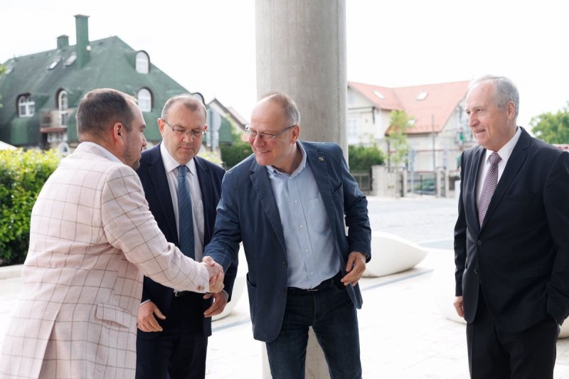 Navracsics Tibor és Kontrát Károly is elkötelezett a Balaton térségének infrastrukturális fejlesztése mellett Fotó: Facebook/Navracsics Tibor