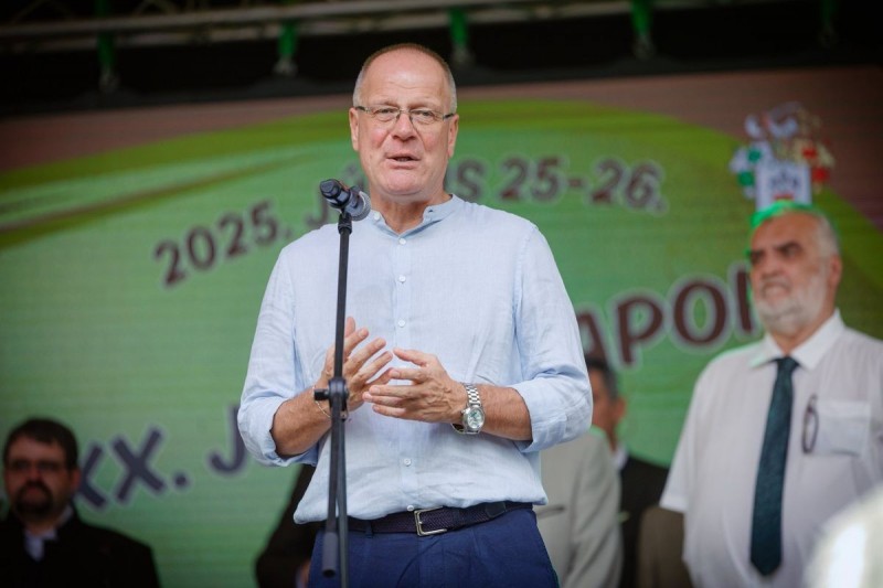 Navracsics Tibor: Sümeg lakossága összetartó, hagyományaira büszke Forrás: Navracsics Tibor/Facebook