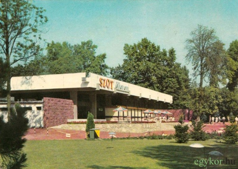 Badacsonyi Központi SZOT Étterem Forrás: egykor.hu