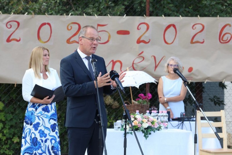 Ünnepi tanévnyitó a Művészetek Völgye Általános Iskolában Fotók: Fülöp Ildikó/Napló