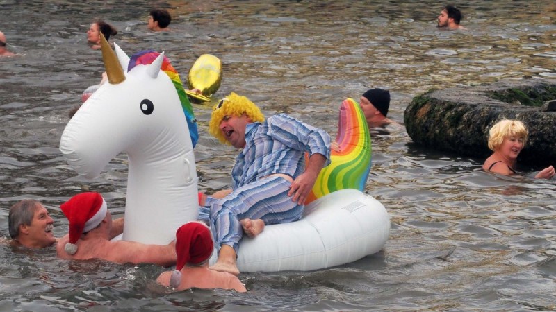 Kiváló hangulatban telt a szilveszteri csobbanás Tapolcán Fotó: Nagy Lajos