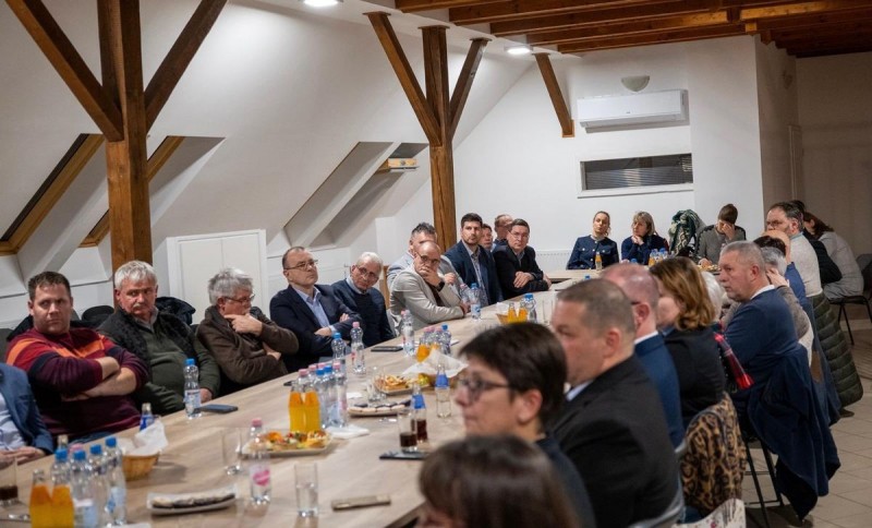 Bóka István: A tó körüli települések helyzete eltér az ország más városaitól Forrás: Bóka István Facebook-oldala