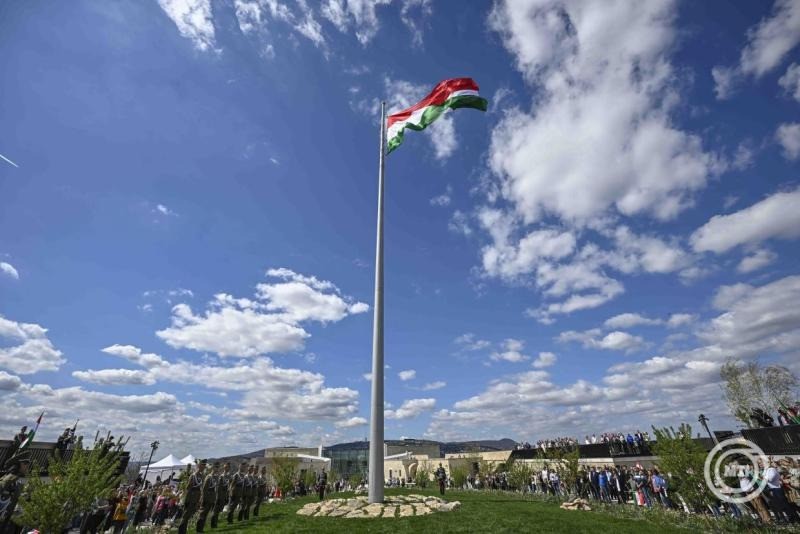 A Himnusz közben felvonták a nemzeti lobogót a megújult Citadella átadó ünnepségén Budapesten 2026. április 5-én. MTI/Hegedüs Róbert