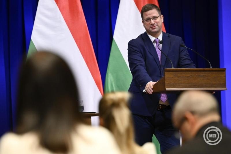 Gulyás Gergely, a Miniszterelnökséget vezető miniszter a Kormányinfó sajtótájékoztatón a Karmelita kolostorban 2026. február12-én. MTI/Hegedüs Róbert