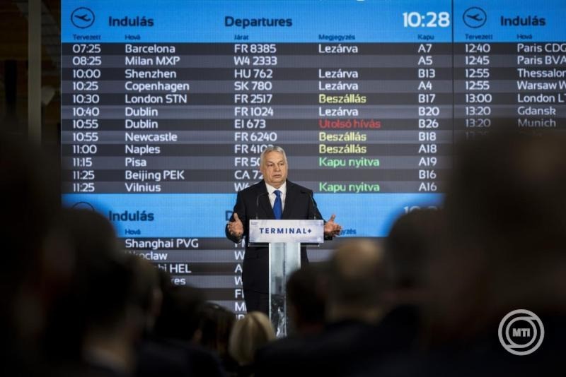 A Miniszterelnöki Kommunikációs Főosztály által közreadott képen Orbán Viktor miniszterelnök beszédet mond a Liszt Ferenc Nemzetközi Repülőtér új épületkomplexumának ünnepélyes alapkőletételén 2026. február 20-án. MTI/Miniszterelnöki Kommunikációs Főosztály/Kaiser Ákos