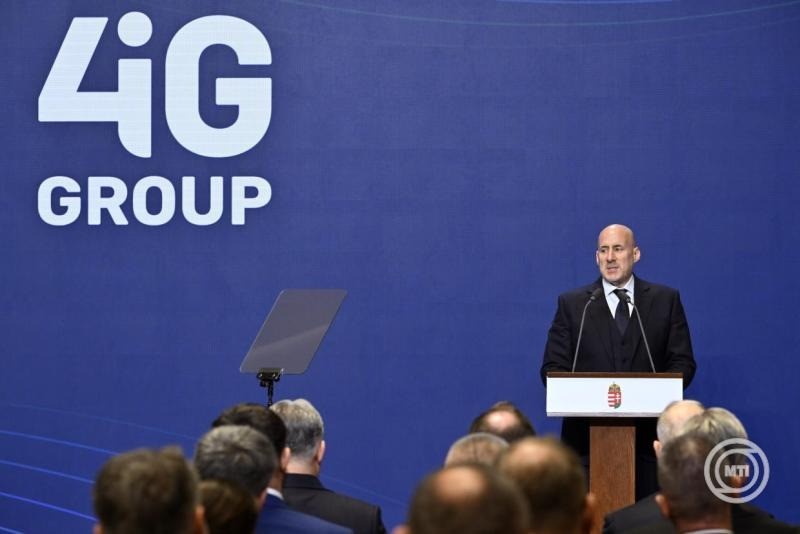 Jászai Gellért, a 4iG Csoport elnök-vezérigazgatója beszédet mond a 4iG hosszú távra szóló, stratégiai jelentőségű nemzetközi együttműködési- és keretmegállapodásainak aláírásán a Karmelita kolostorban 2026. március 2-án. MTI/Hegedüs Róbert