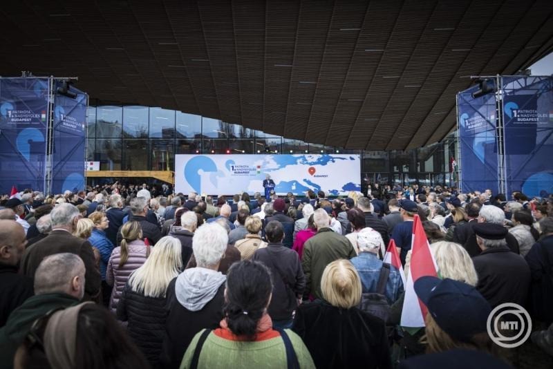 A Miniszterelnöki Kommunikációs Főosztály által közreadott képen Orbán Viktor miniszterelnök, a Fidesz elnöke beszédet mond az 1. Patrióta Nagygyűlésen a Millenárison 2026. március 23-án. MTI/Miniszterelnöki Kommunikációs Főosztály/Kaiser Ákos